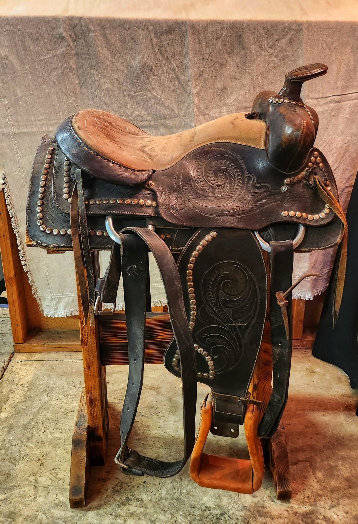 No Name Parade Saddle
