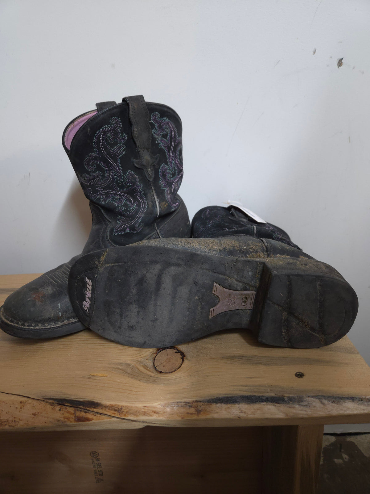 Ariat Short Western Fat Babies - Size 9.5B