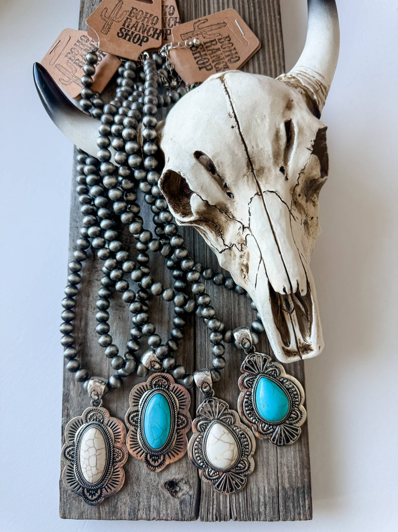 Boho Ranch Shop - Western Pendant Navajo Style Necklace - turquoise \ white 