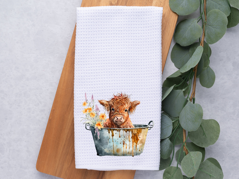 Dark Horse Dream Designs LLC - Baby Highland Cow Bath Time Kitchen / Dish / Hand Towel