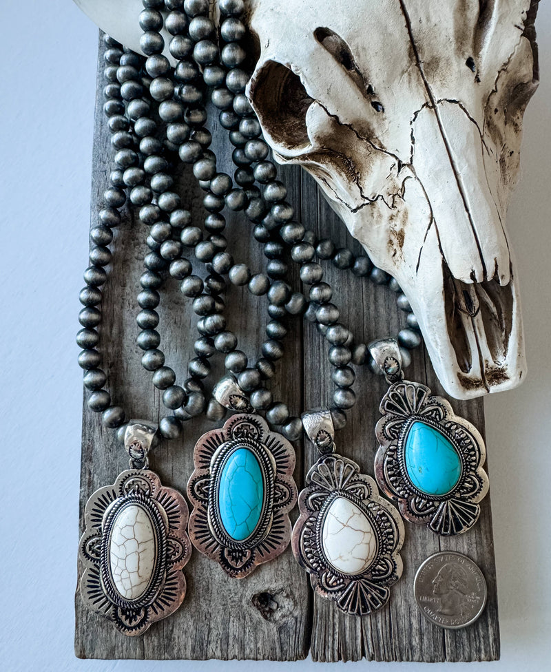 Boho Ranch Shop - Western Pendant Navajo Style Necklace - turquoise \ white 