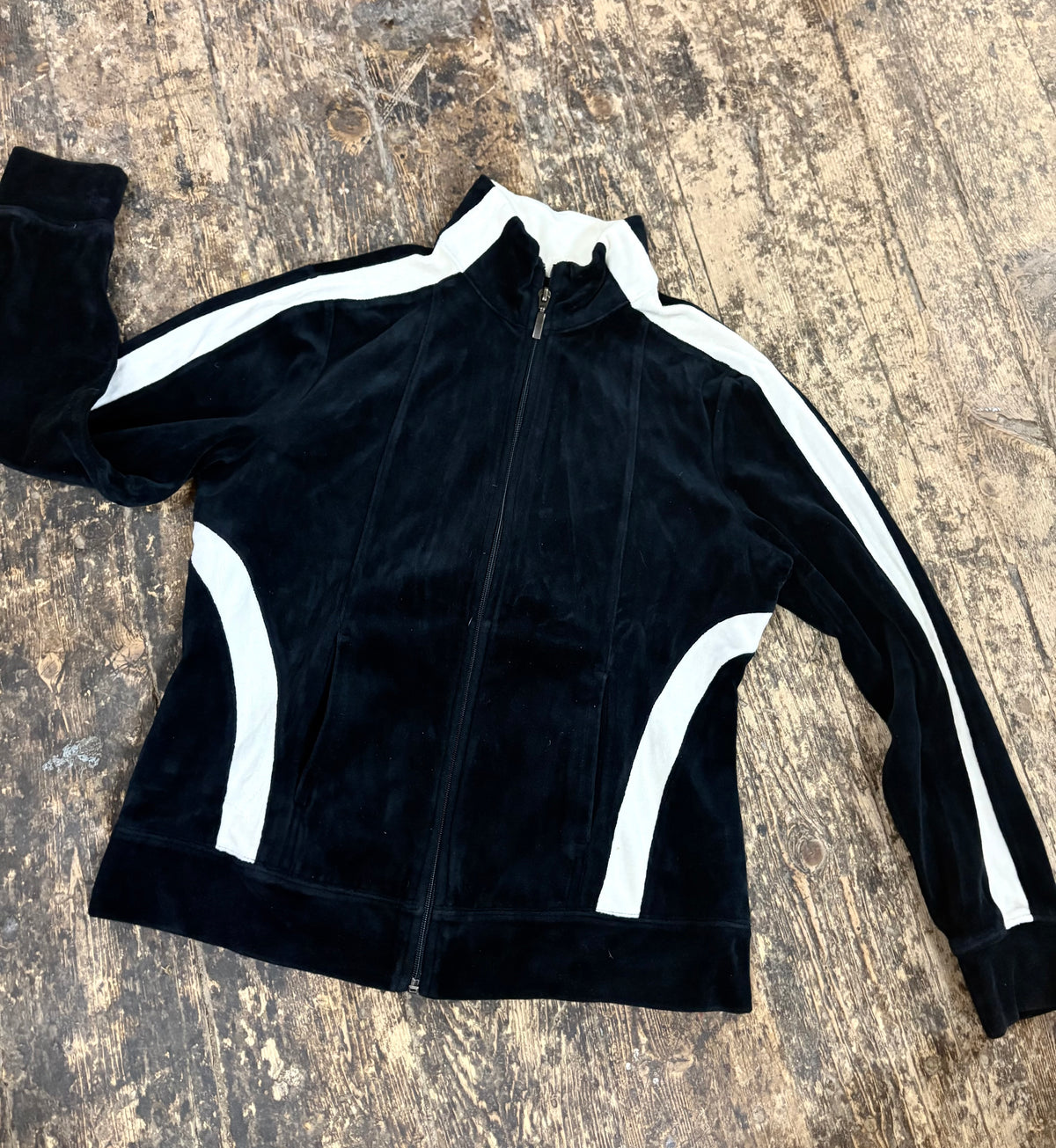 Velvet Joggling Jacket