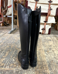 New in Box Saxon Boots