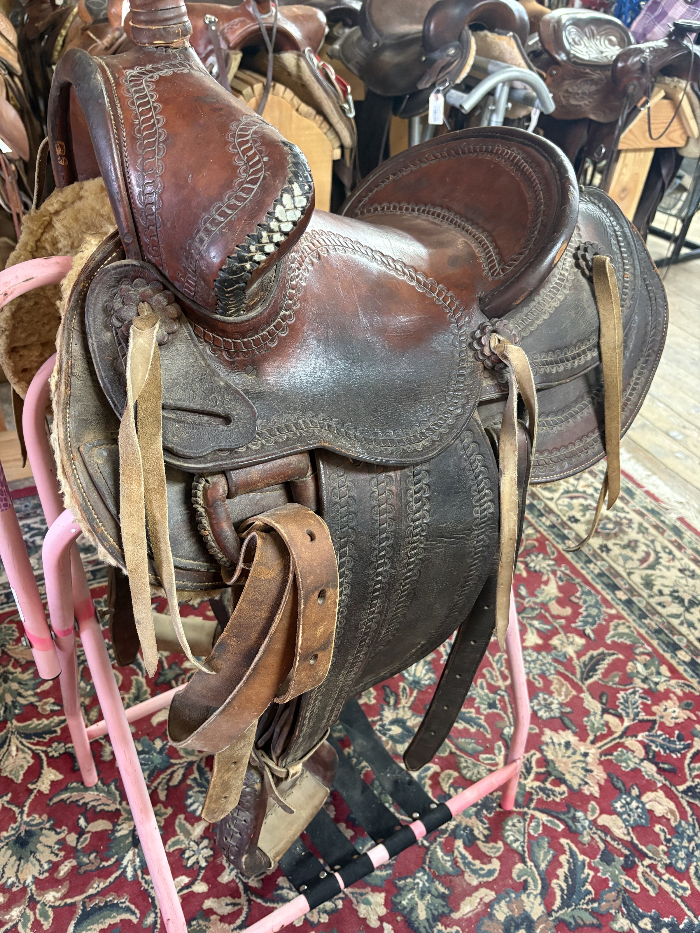 Fabricantes Saddle - 13.5"