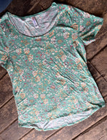LuLaRoe Classic Tee - Woman M (10/12)
