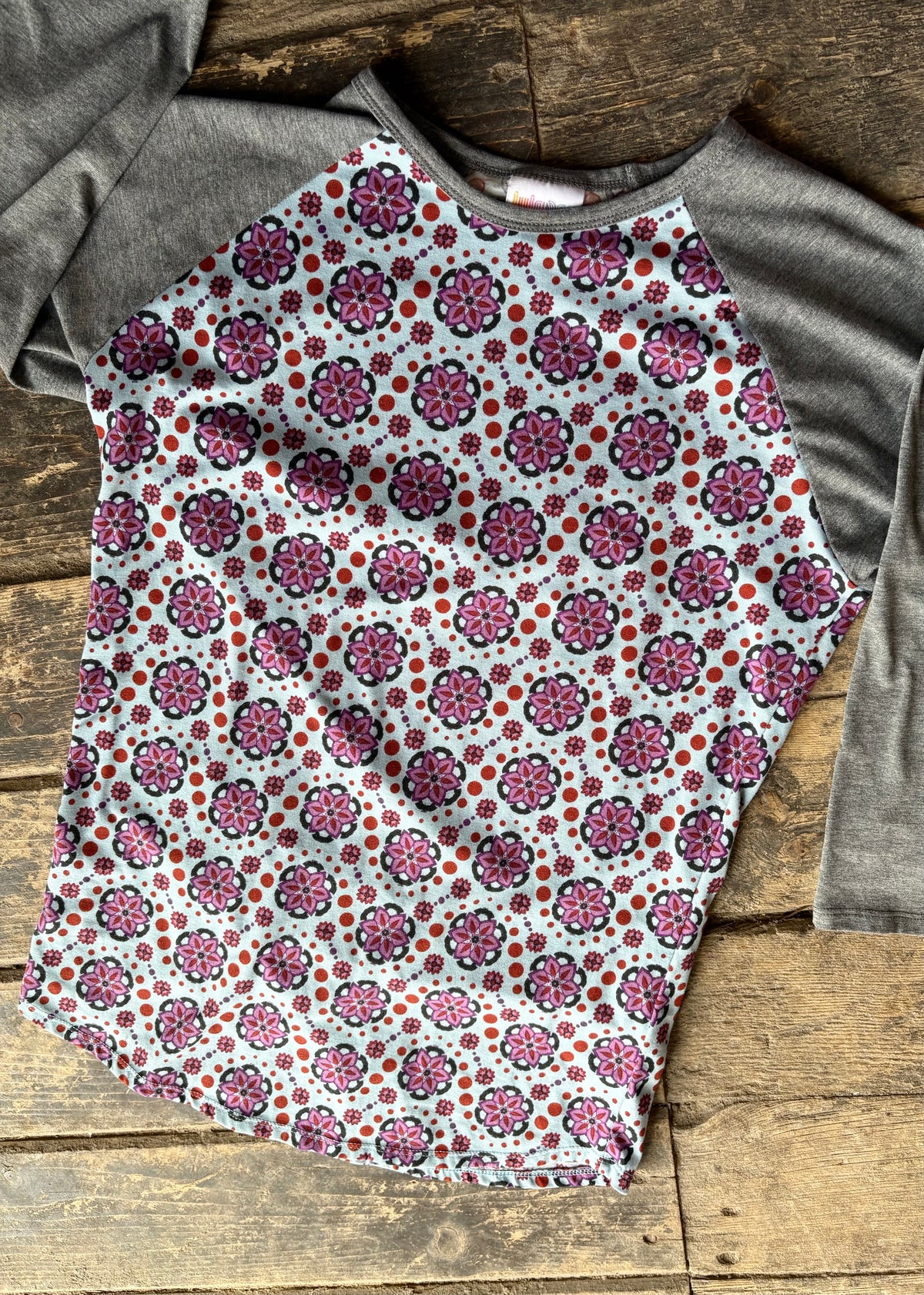 Lularoe Randy Baseball Tee - XS (0/2)