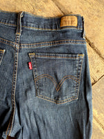 Levi's Strauss "Perfectly Slimming" - Woman's 8M