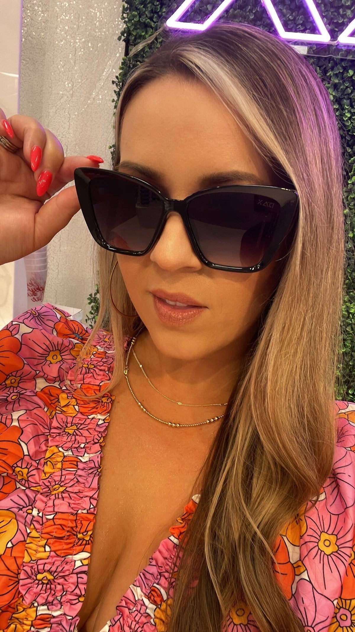 DAX Eyewear - Callie - Medium Cat Eye Sunglasses