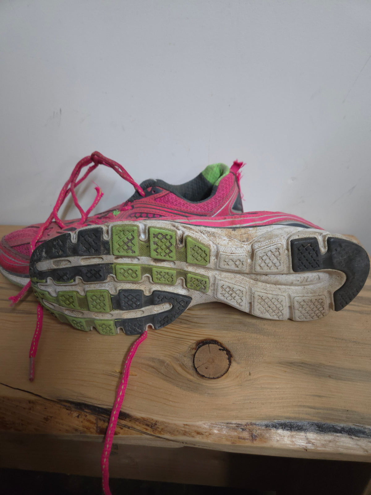 Cool Max Sneakers FILA - Size 8