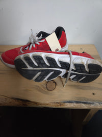 Under Armour Kids  Asserts - Size 5