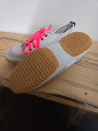 No Boundaries Sneakers Ladies - Size 8.5M