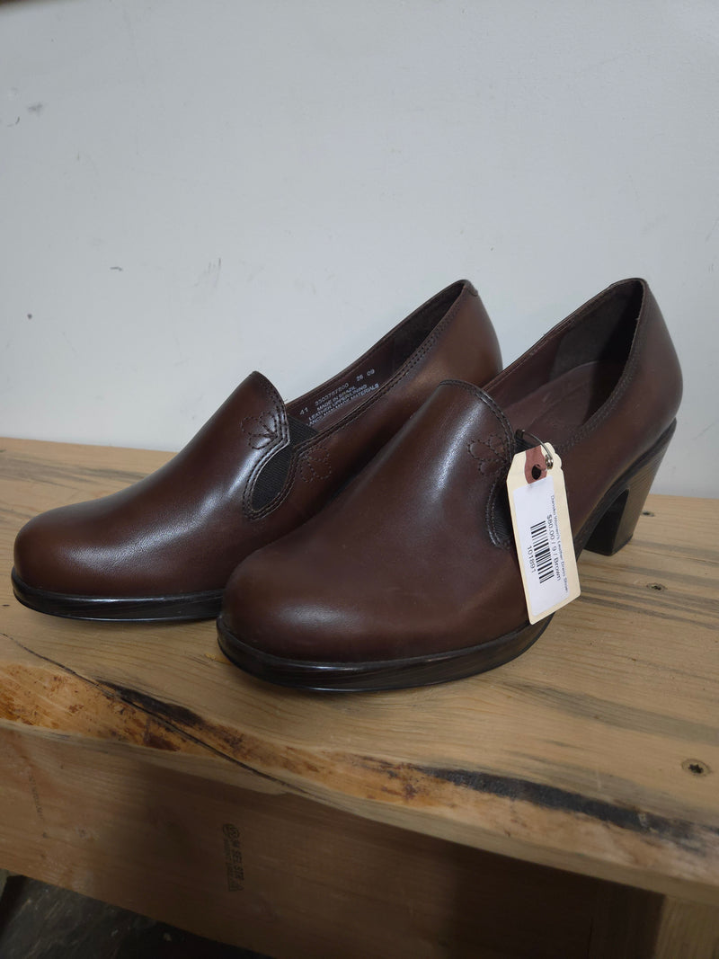 Dansko Women's Leather Dress Shoes - Size 9 Dansko Women's Leather Dress Shoes - Size 9