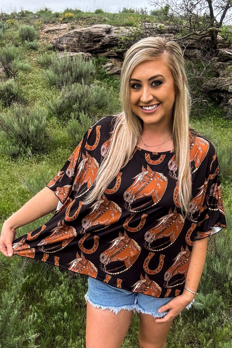 Sterling Kreek The Lucky Horse Shoe Top